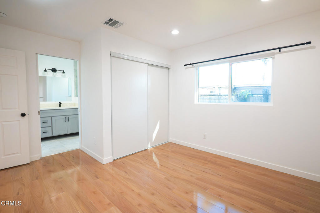 270 E Penn Street - Photo 8