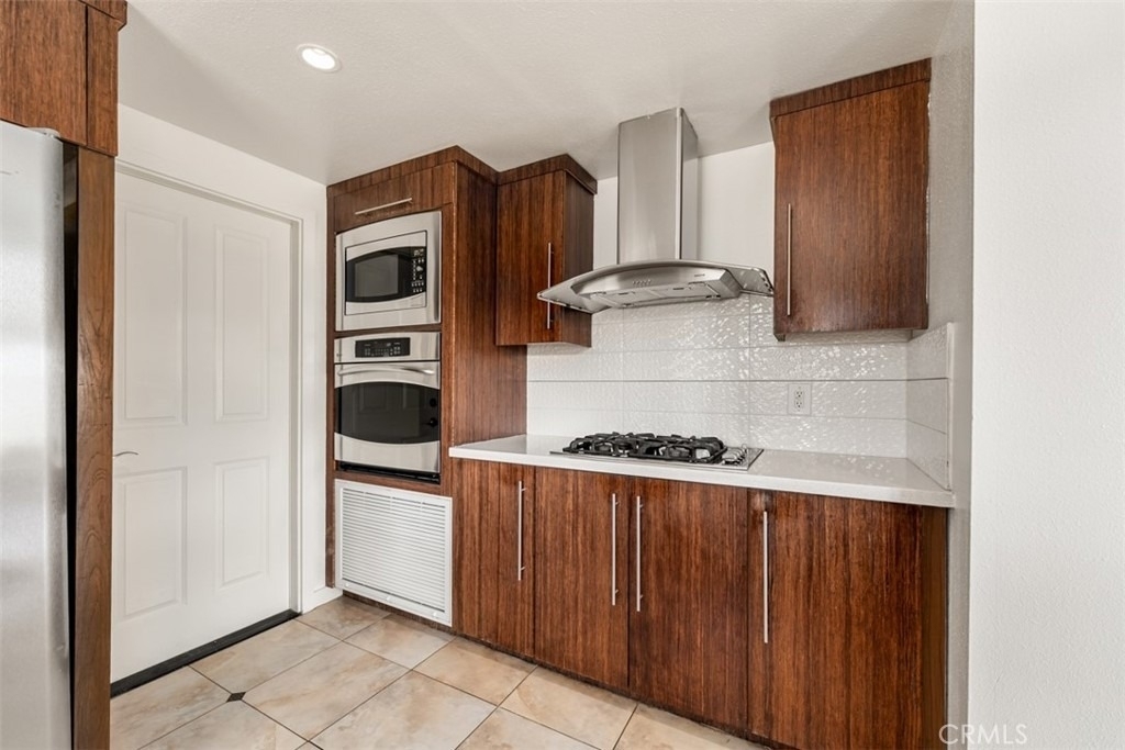 23932 Flores Avenue - Photo 17