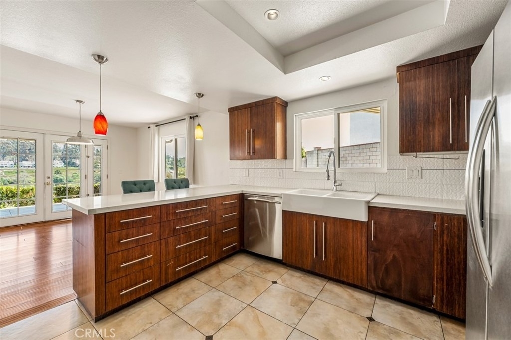 23932 Flores Avenue - Photo 18