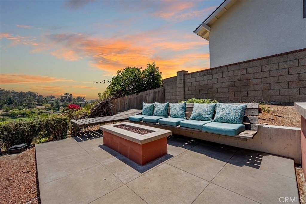 23932 Flores Avenue - Photo 5