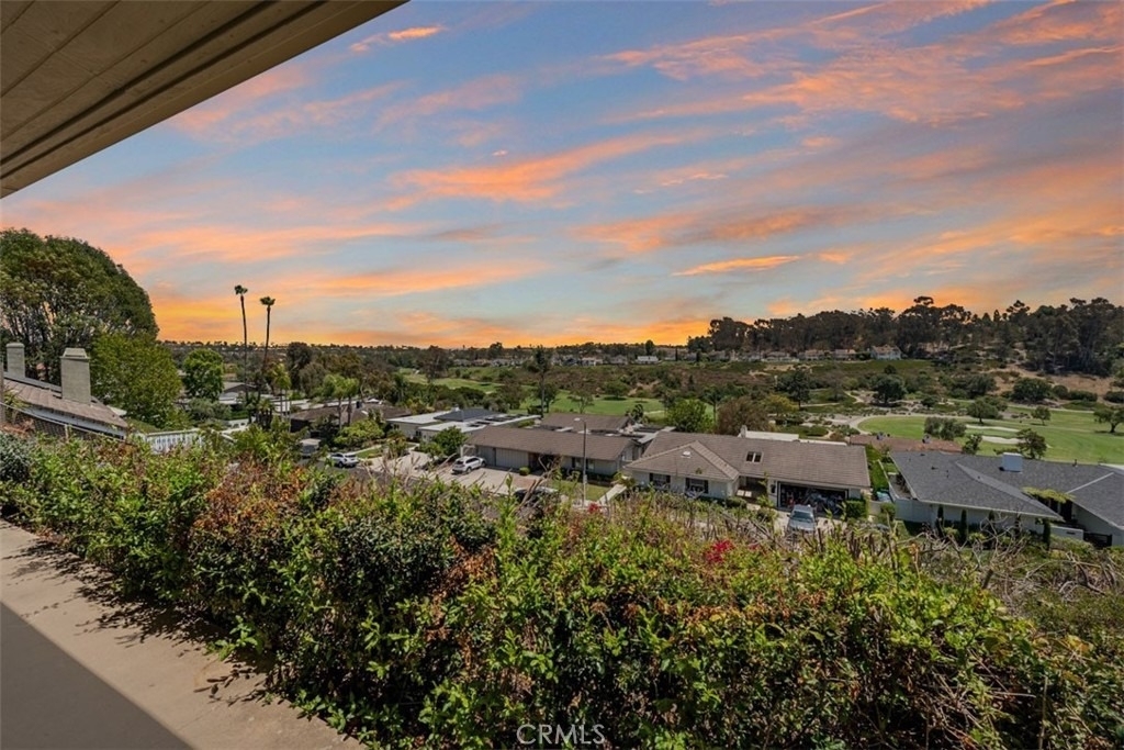 23932 Flores Avenue - Photo 2