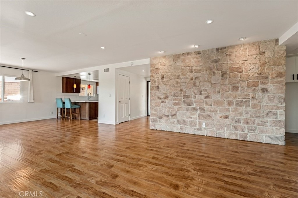 23932 Flores Avenue - Photo 9