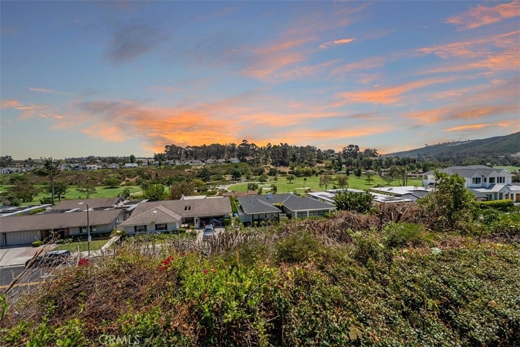 23932 Flores Avenue - Photo 3