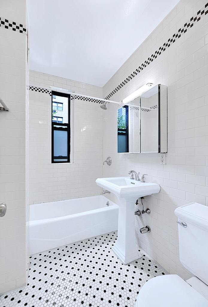 East 70th Street - Photo 4