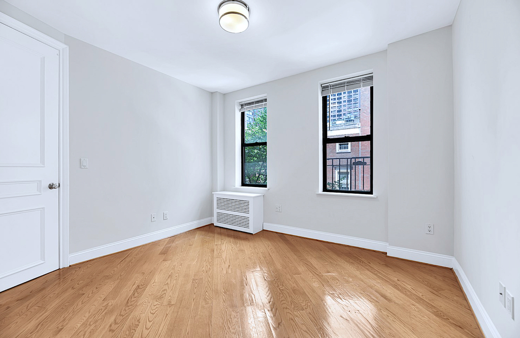 East 70th Street - Photo 2