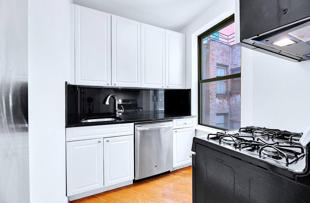 East 70th Street - Photo 1