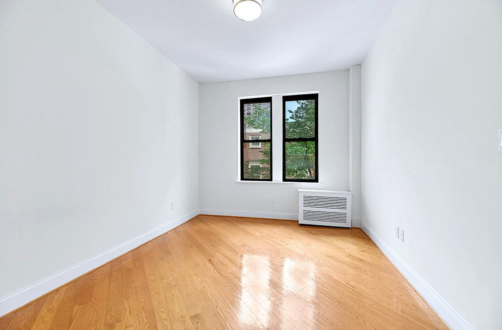 East 70th Street - Photo 3