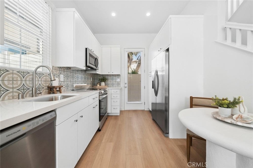 374 Hamilton St - Photo 3
