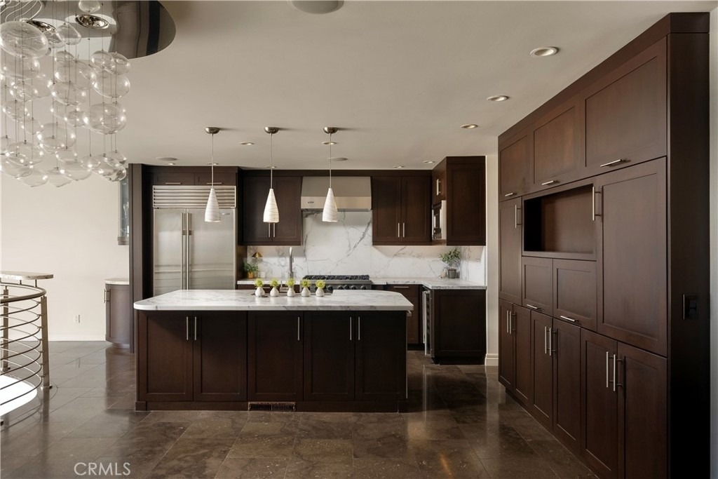 315 Carnation - Photo 0