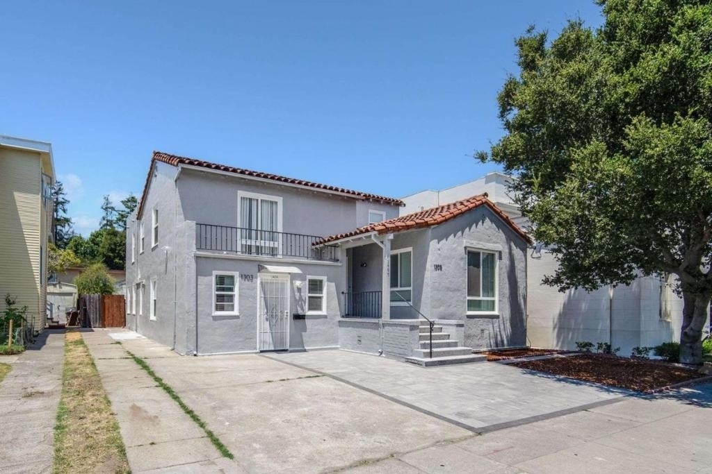 1305 Walnut Street - Photo 0