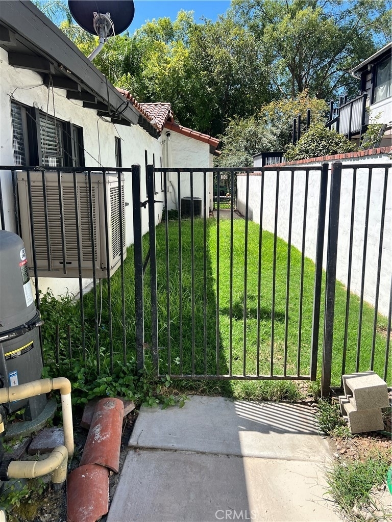 484 W 25th - Photo 29