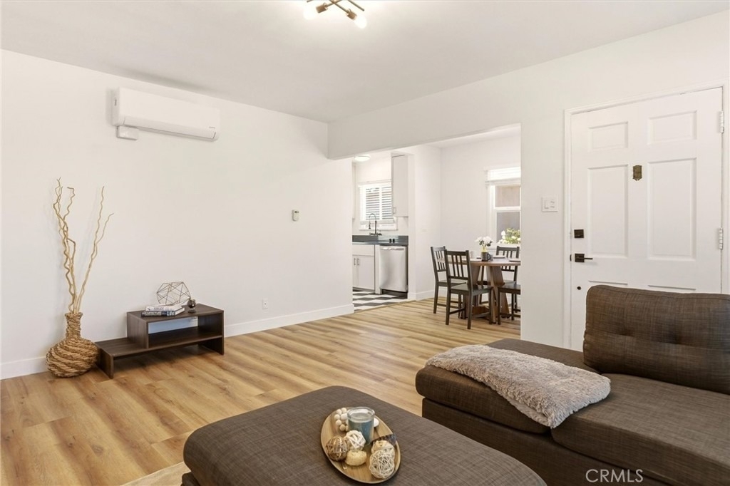 2151 Euclid Avenue - Photo 5