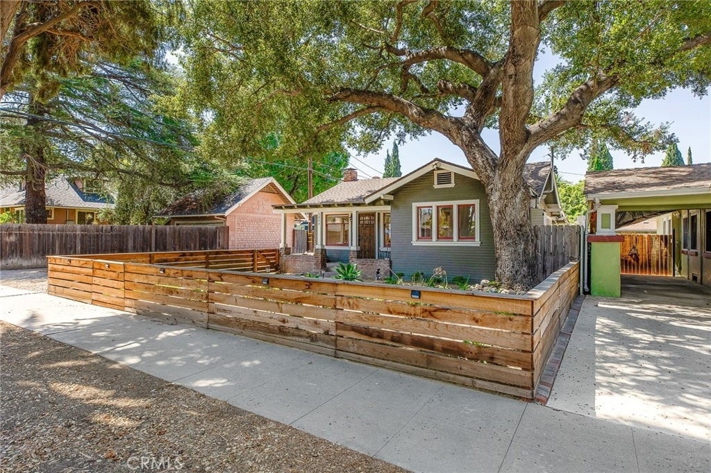 3844 Linwood - Photo 0