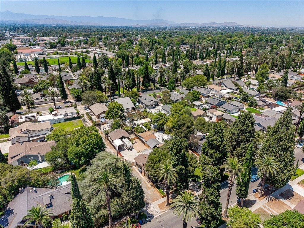 3844 Linwood - Photo 69