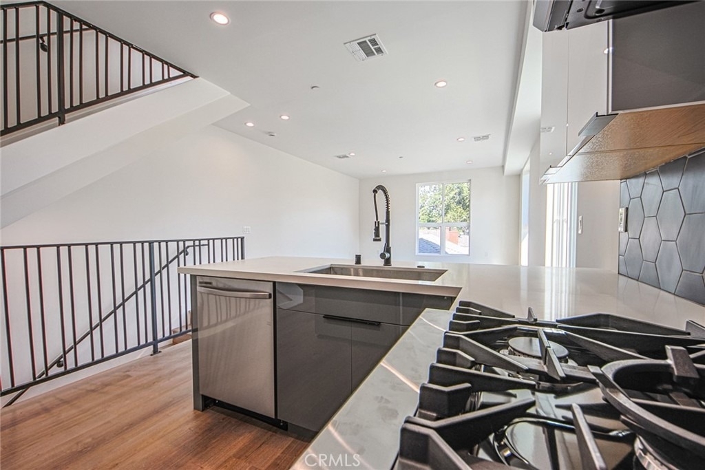 10719 Addison Street - Photo 26