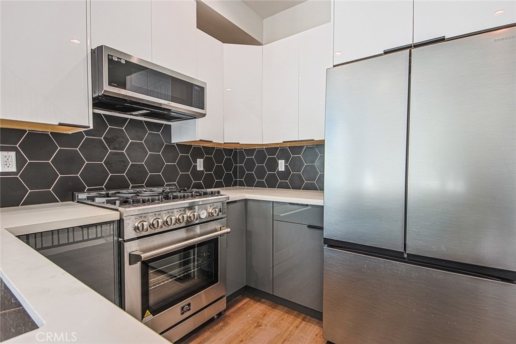10719 Addison Street - Photo 24