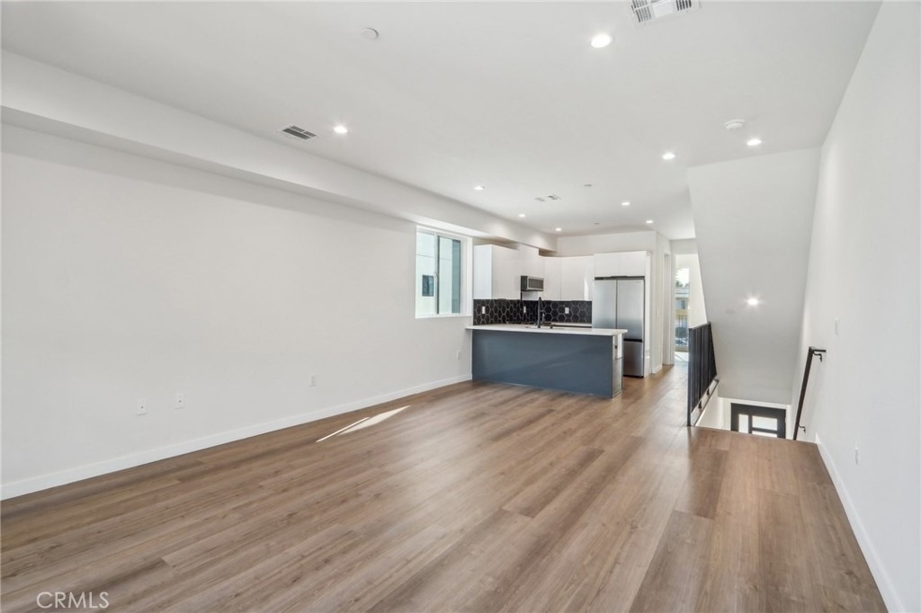10719 Addison Street - Photo 18