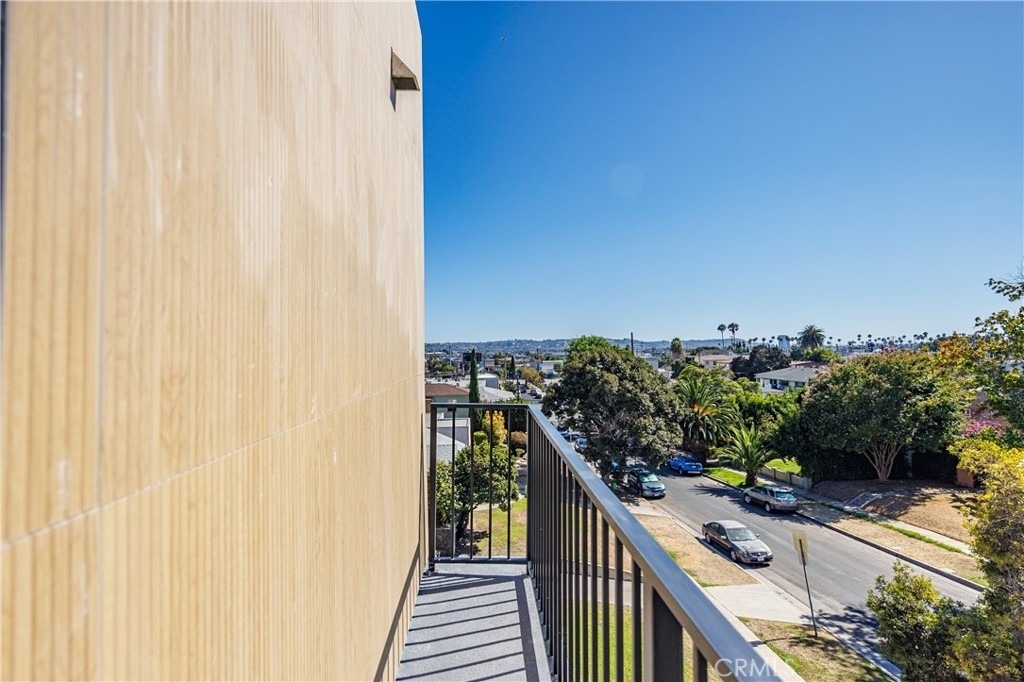 1332 S Longwood Avenue - Photo 34