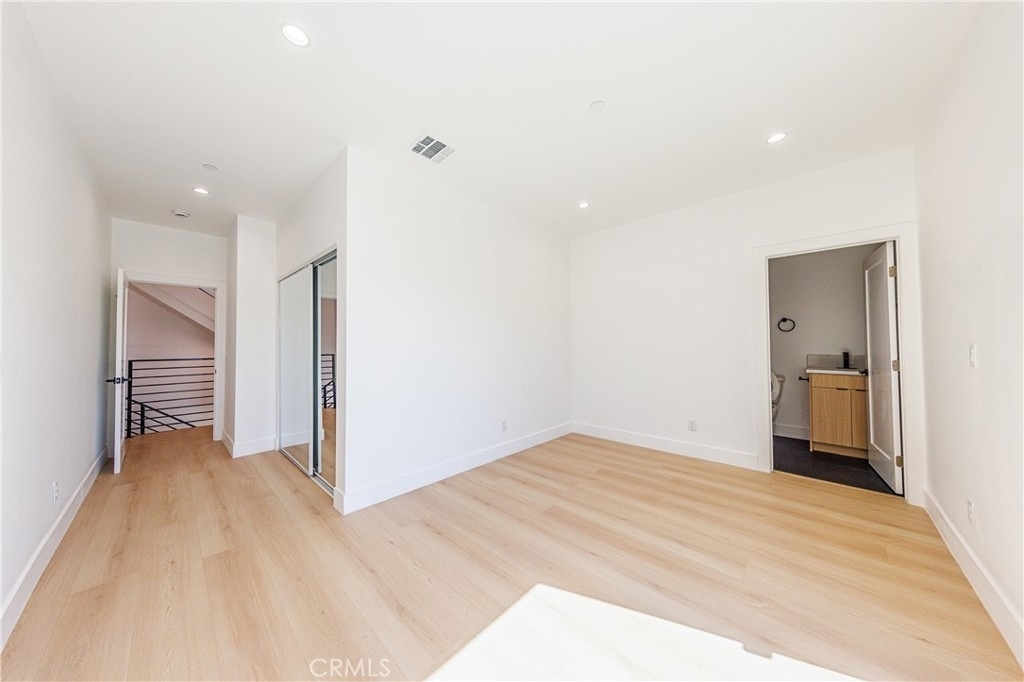 1332 S Longwood Avenue - Photo 39