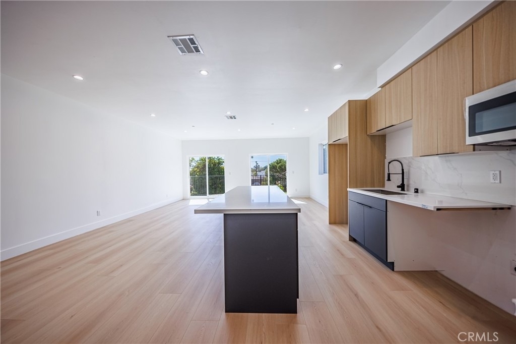 1332 S Longwood Avenue - Photo 9