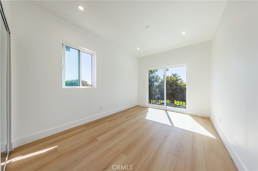1332 S Longwood Avenue - Photo 23
