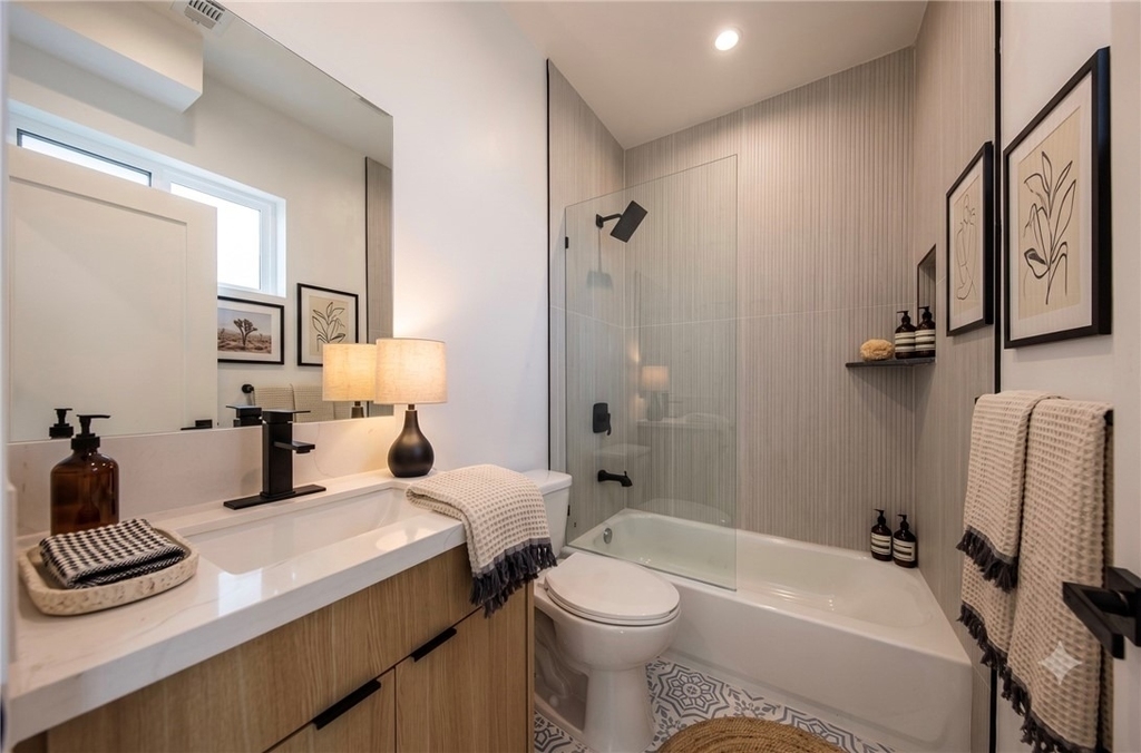 1332 S Longwood Avenue - Photo 4