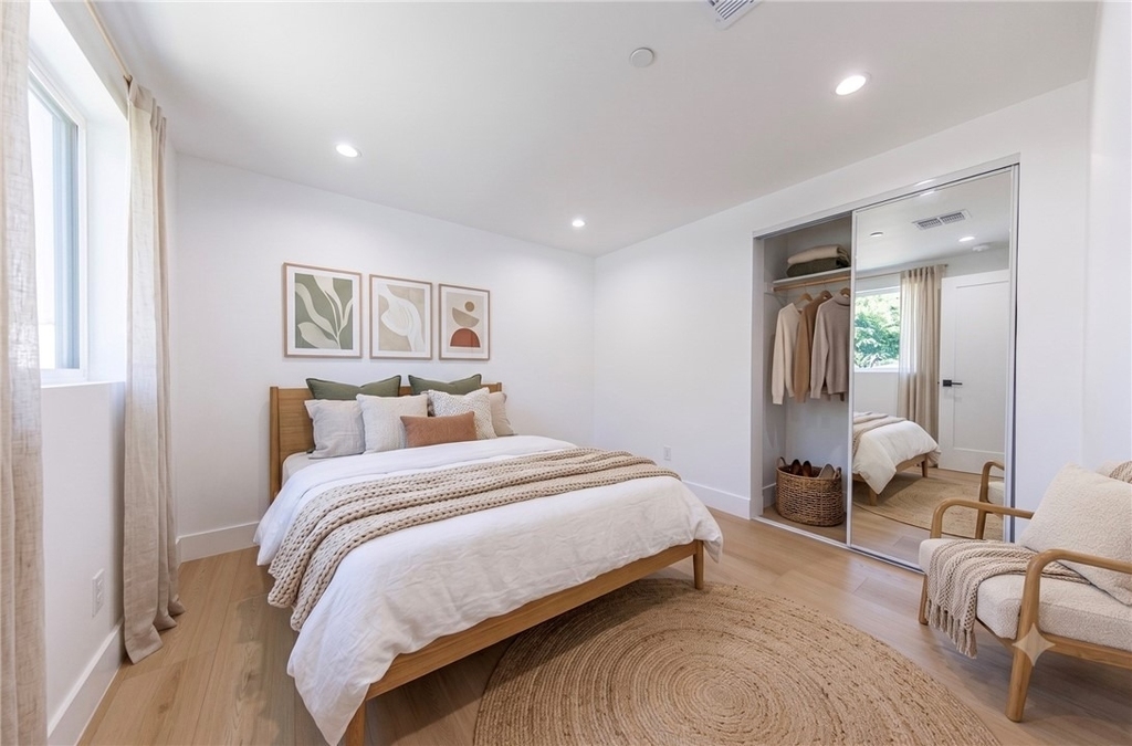 1332 S Longwood Avenue - Photo 3