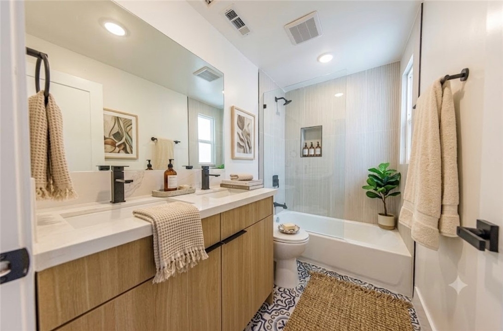 1065 S Corning Street - Photo 5