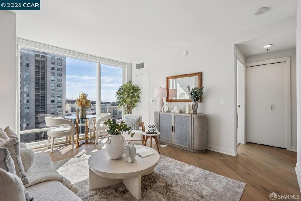 401 Harrison St - Photo 1