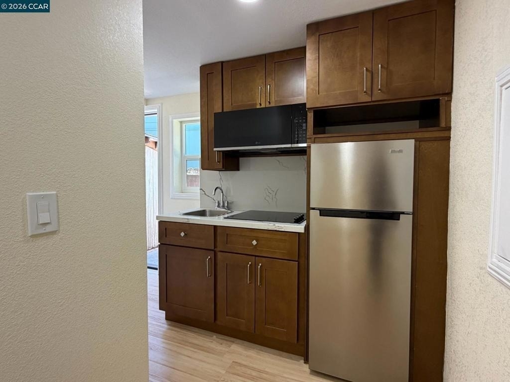 1417 Arlington Blvd - Photo 0
