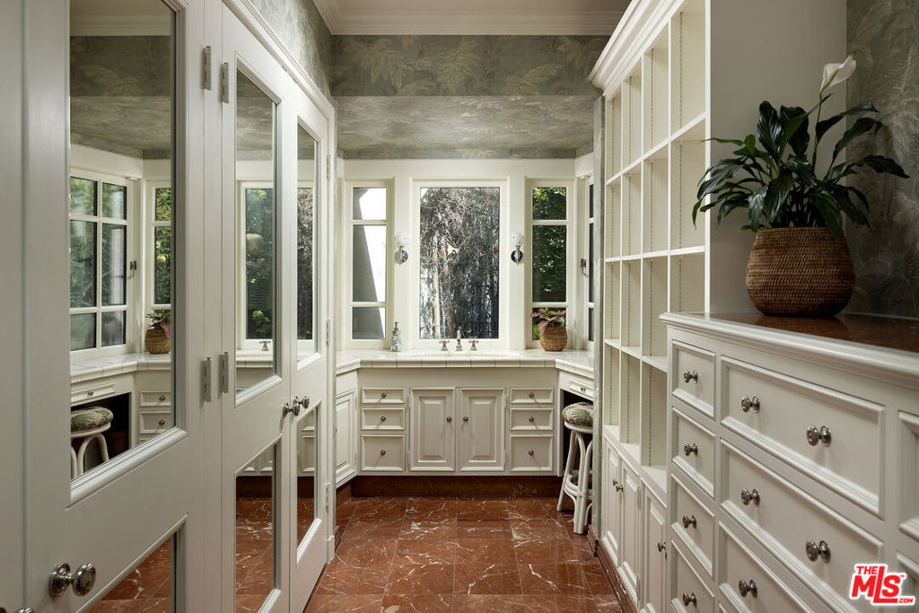 10030 Toluca Lake Avenue - Photo 21