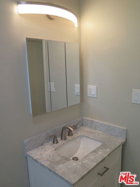 1022 N Croft Avenue - Photo 4
