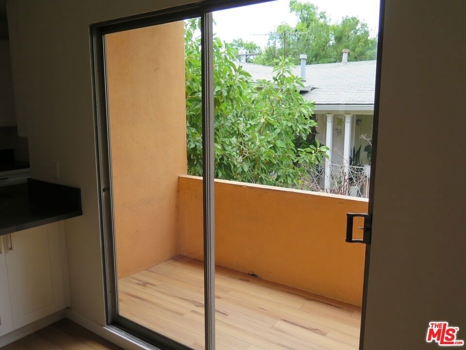 1022 N Croft Avenue - Photo 7