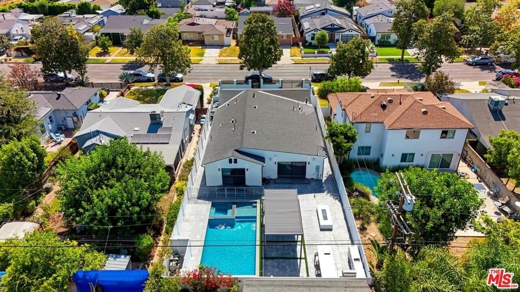 5735 Saloma Avenue - Photo 5
