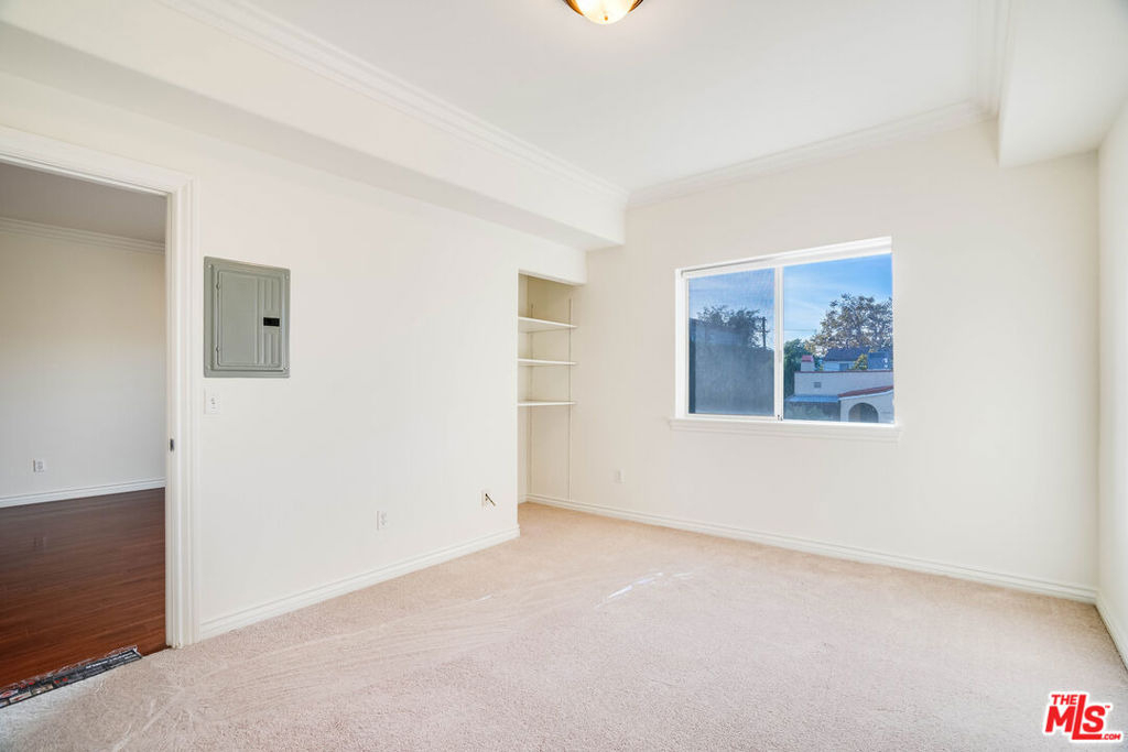 3328 Oakhurst Avenue - Photo 10