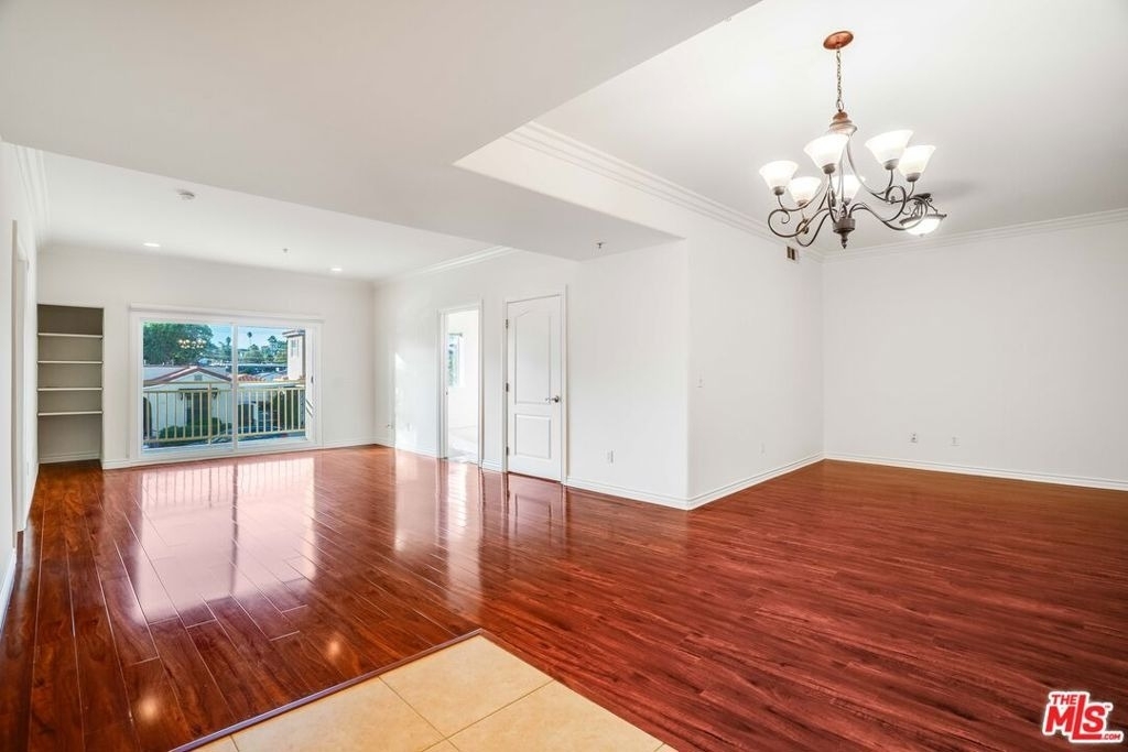 3328 Oakhurst Avenue - Photo 2