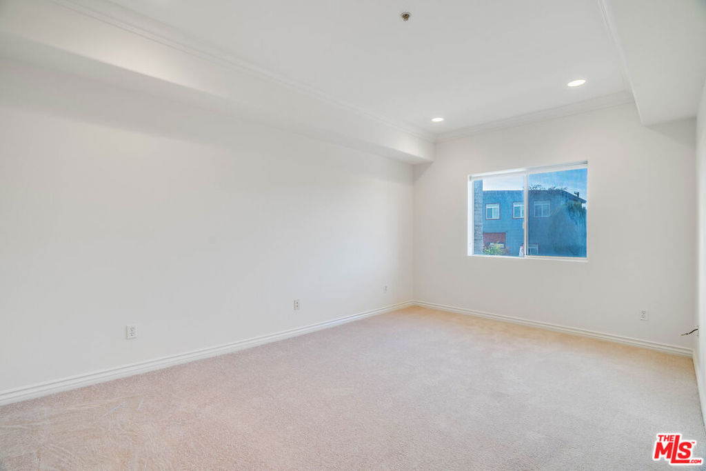 3328 Oakhurst Avenue - Photo 6