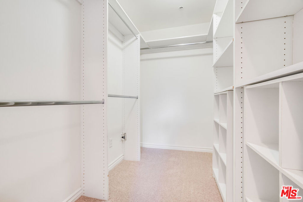 3328 Oakhurst Avenue - Photo 9
