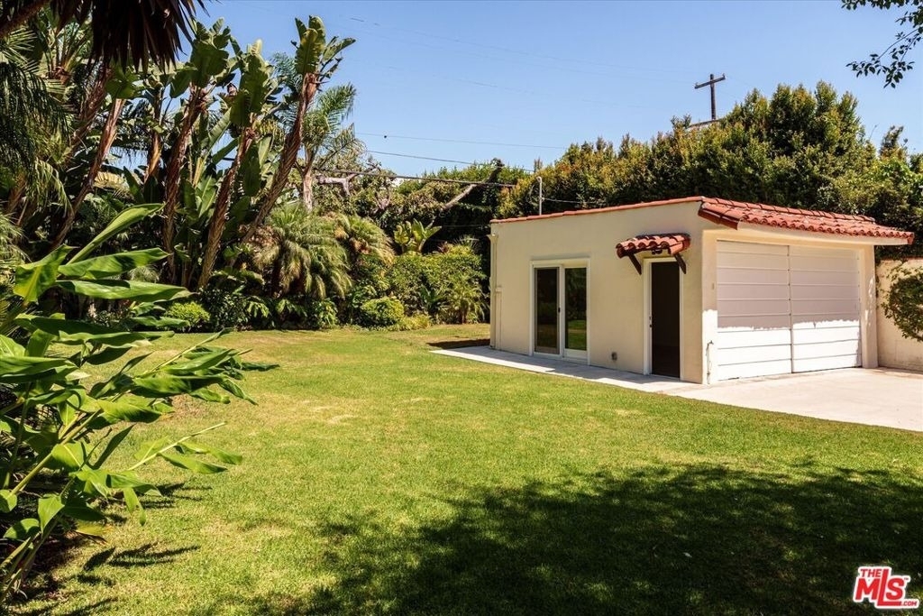 627 26th Street - Photo 32