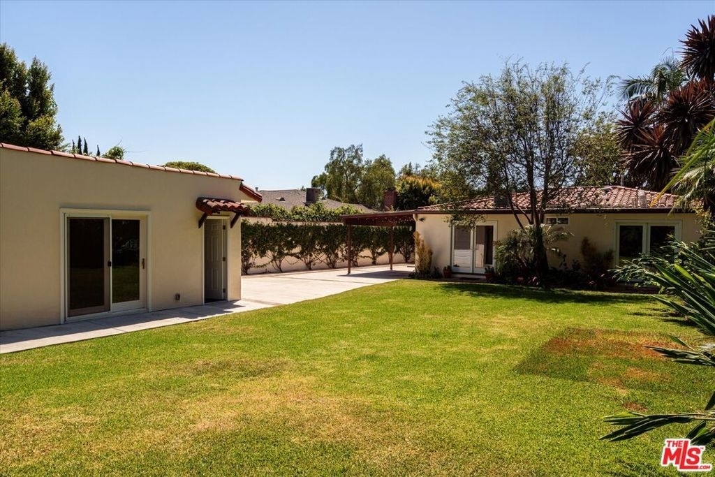 627 26th Street - Photo 36