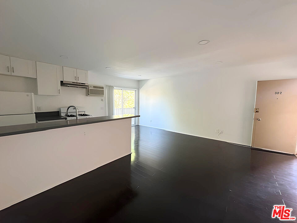 245 S Rampart Boulevard - Photo 16