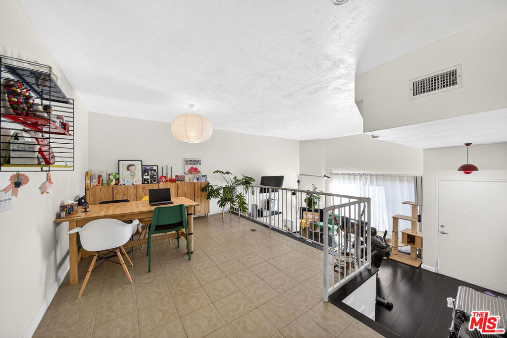 9034 Willis Avenue - Photo 7