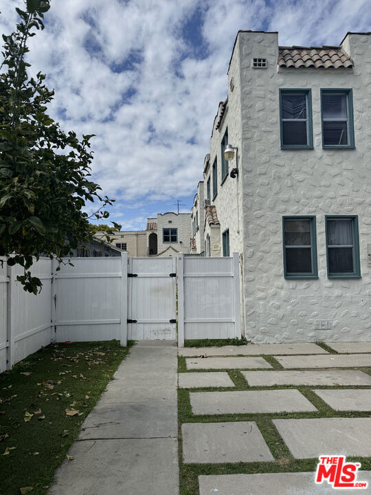 1225 West Boulevard - Photo 0