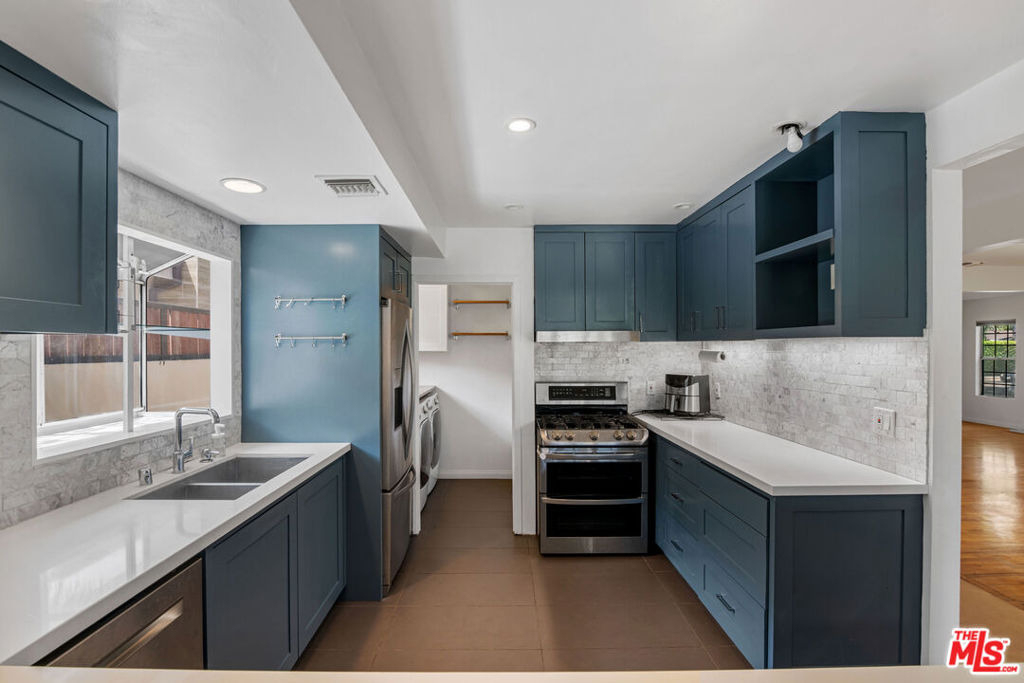 2848 Westwood Boulevard - Photo 3
