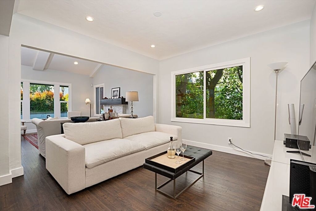 9023 Phyllis Avenue - Photo 14