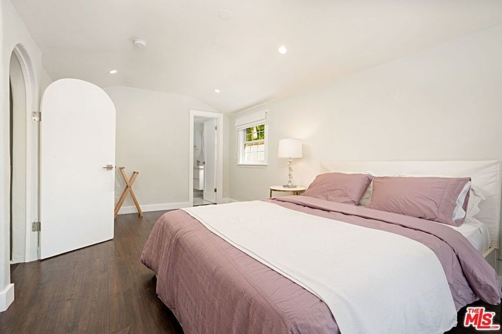 9023 Phyllis Avenue - Photo 29