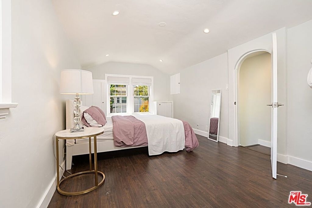 9023 Phyllis Avenue - Photo 30
