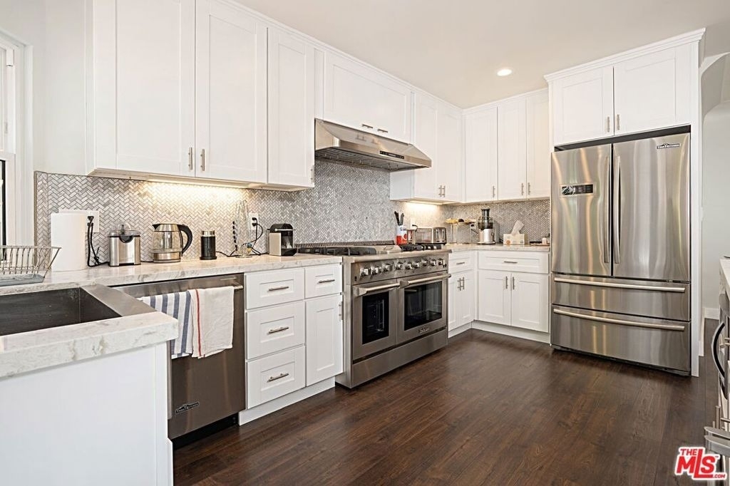 9023 Phyllis Avenue - Photo 23