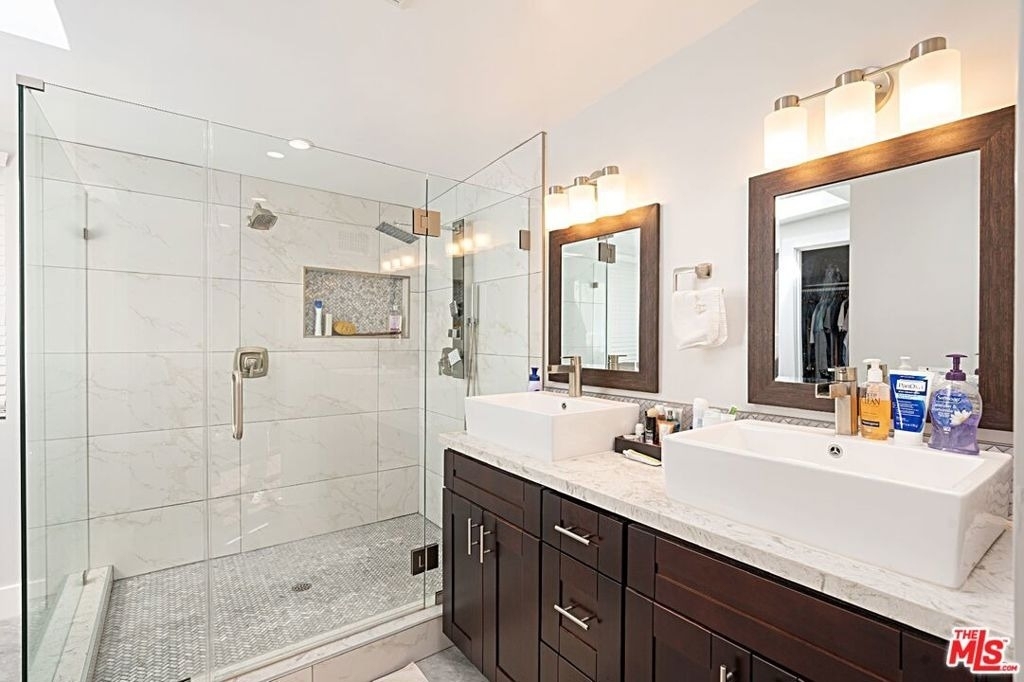 9023 Phyllis Avenue - Photo 27