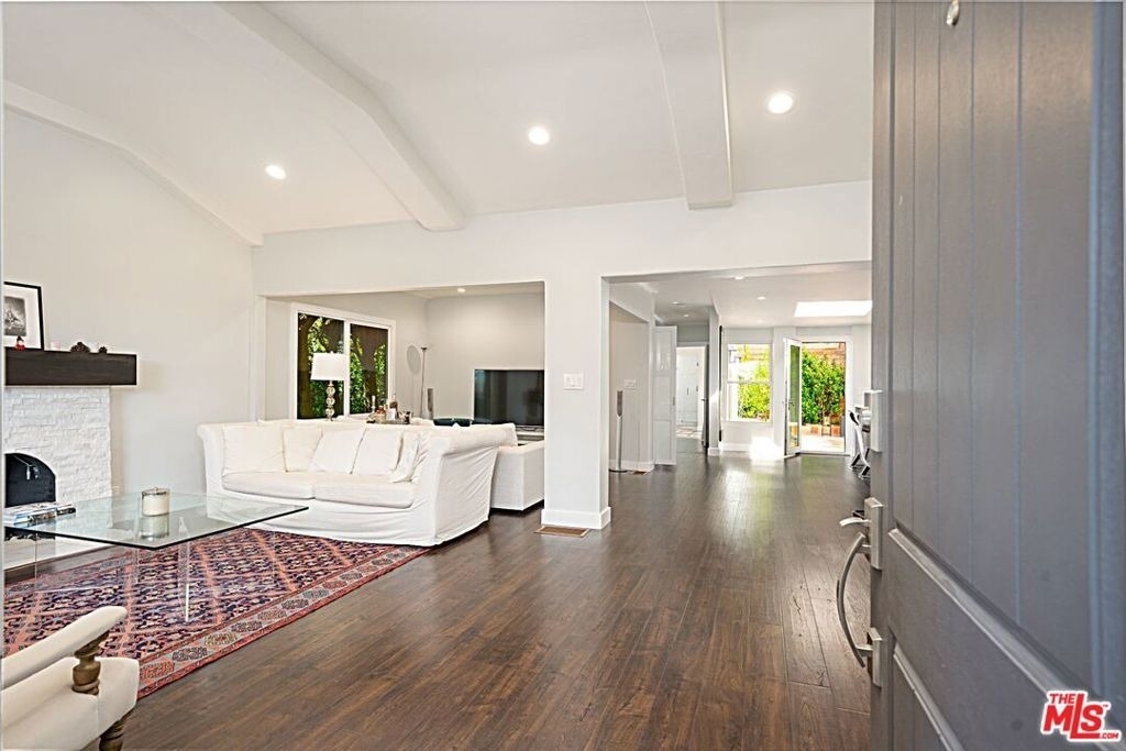 9023 Phyllis Avenue - Photo 9